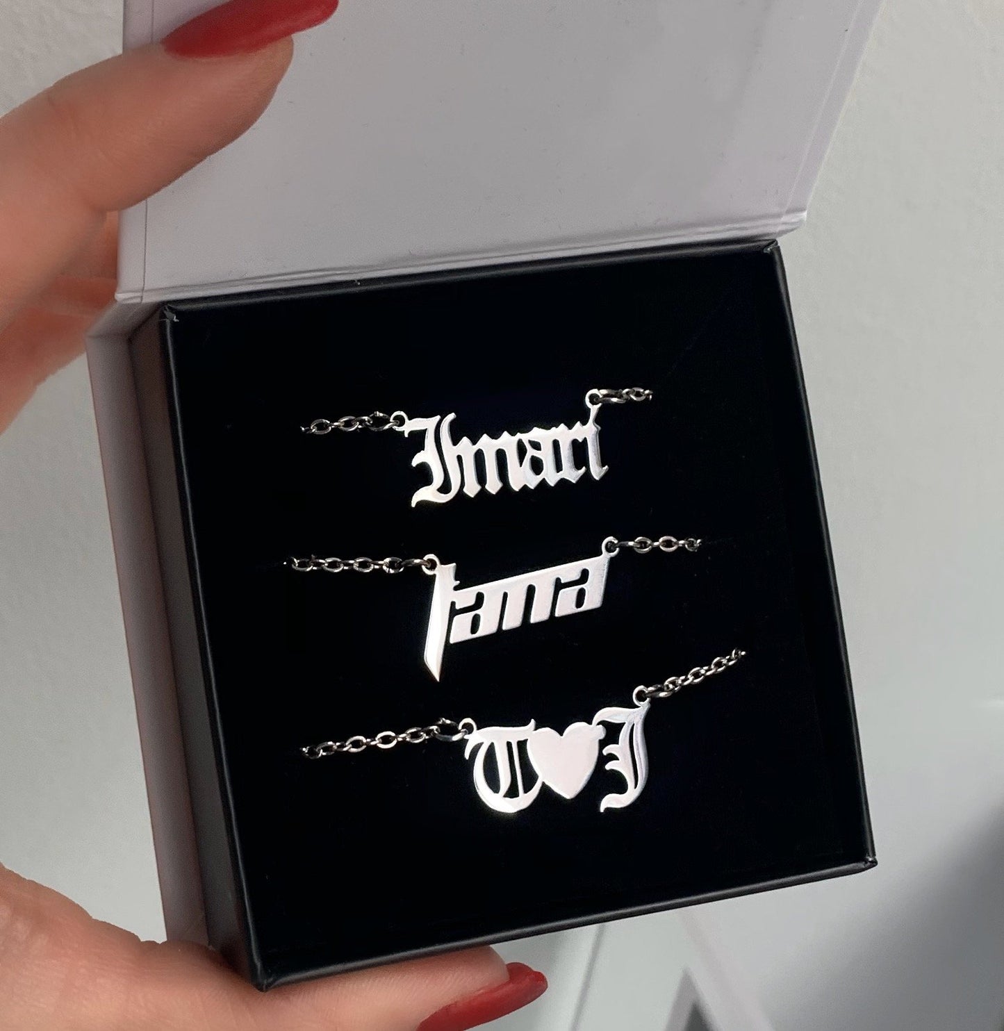 Classic Nameplate Necklace